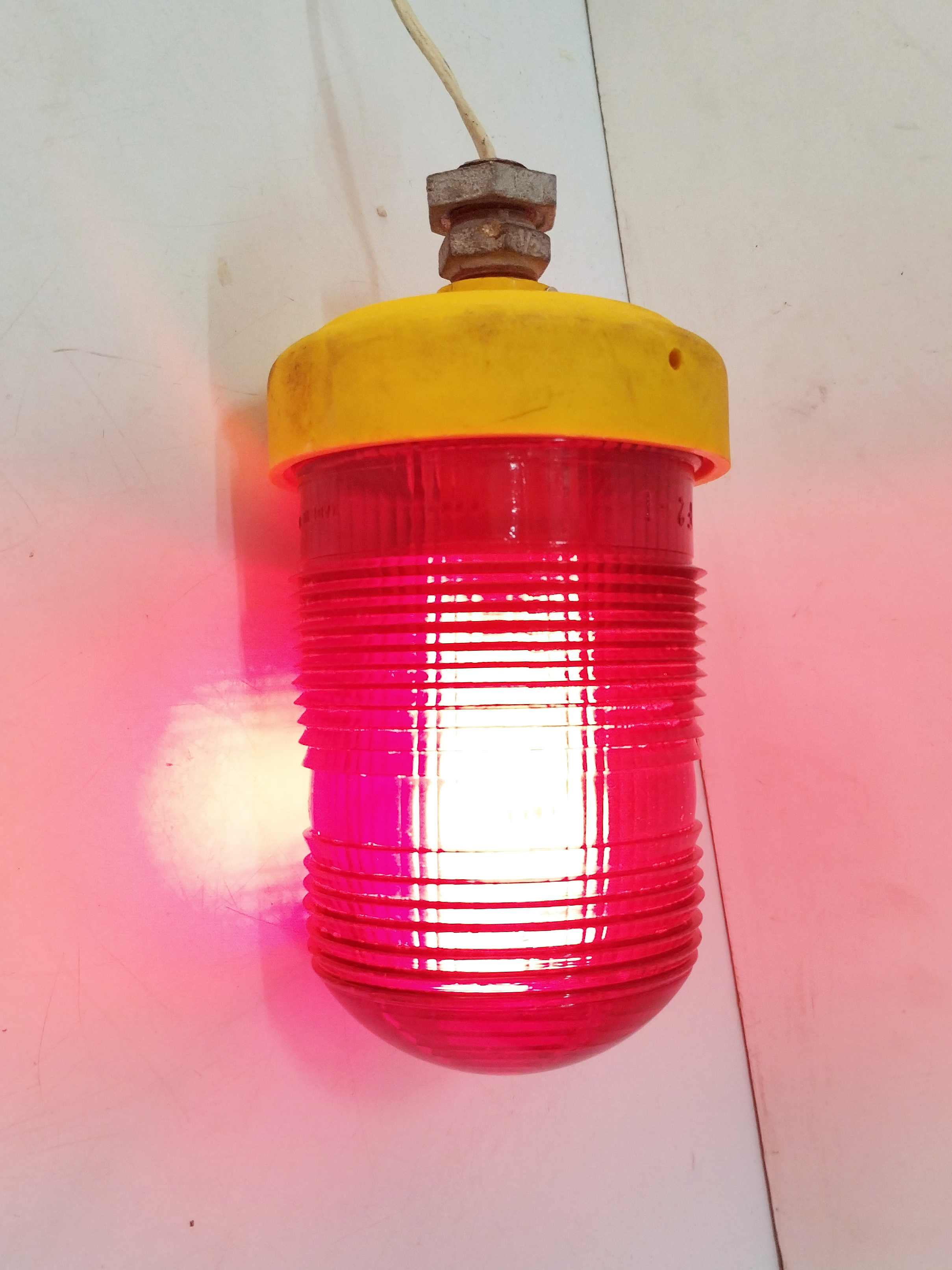 lampara techo pared emergencia rojo metcrist alt 22 o11 1u